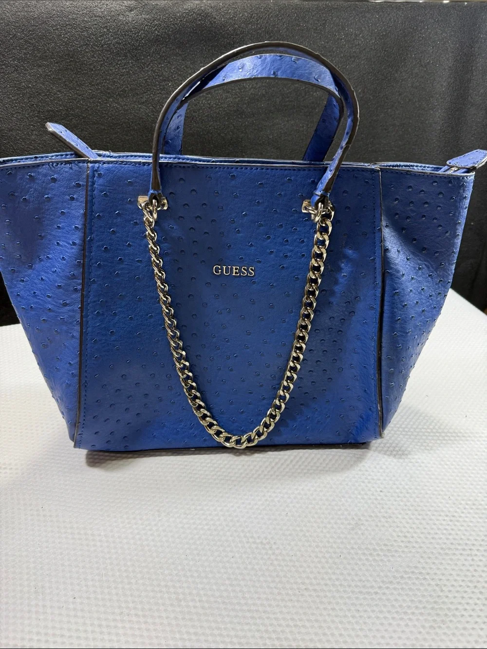 Guess Nikki Faux Ostrich Design Purse with Gold Chain ❤️